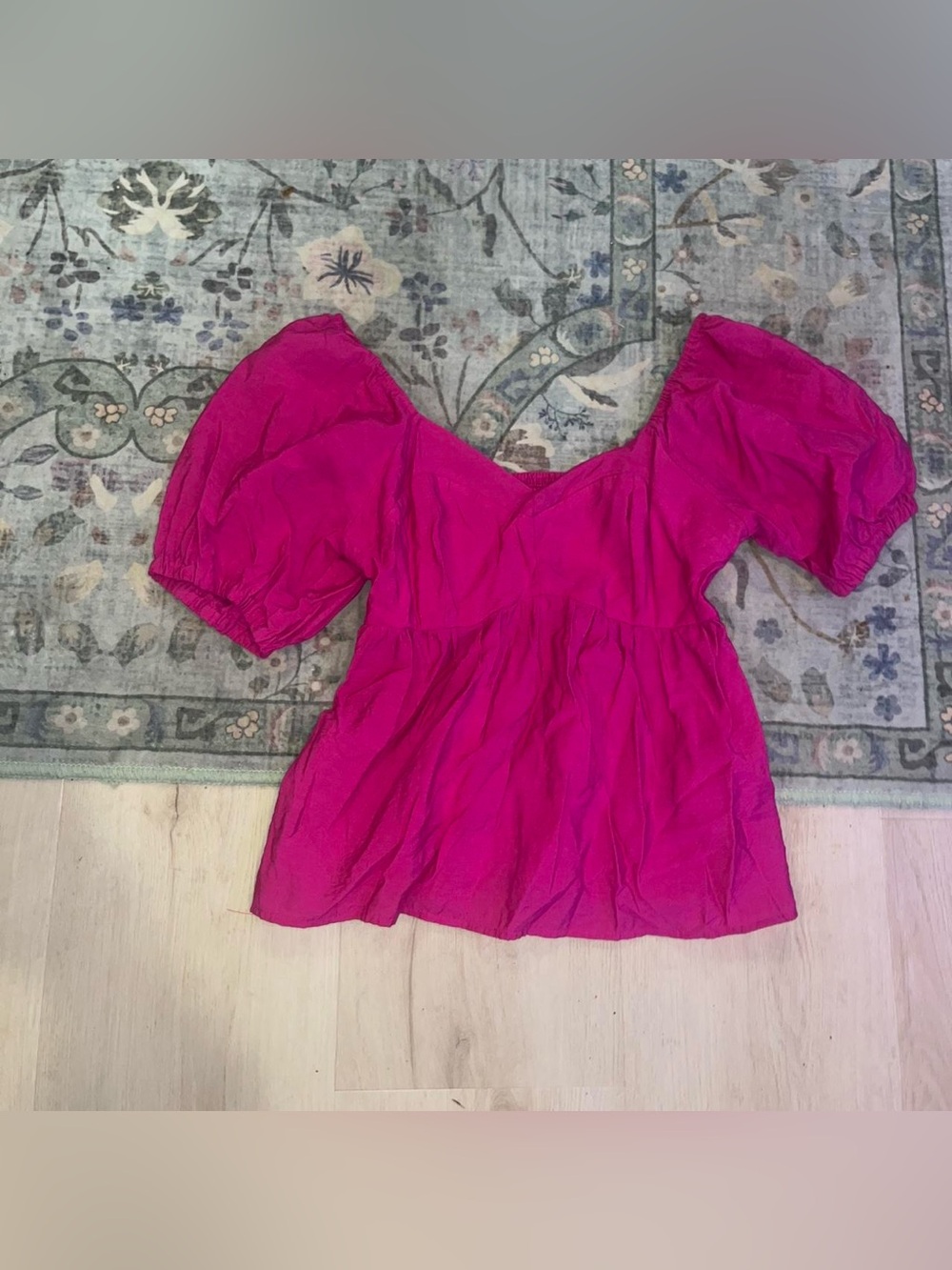 Nine West Magenta Puff-Sleeve V-Neck Peplum Top